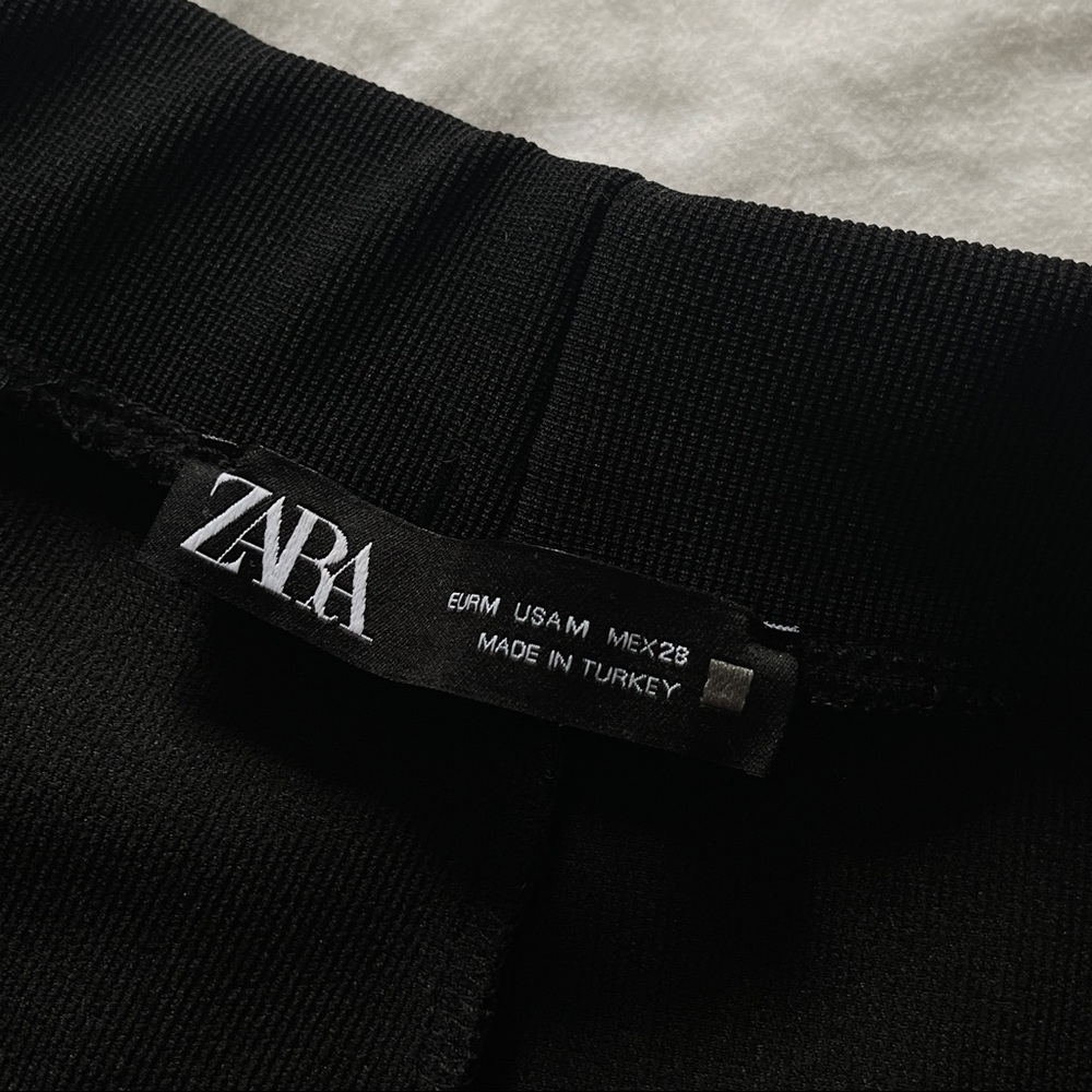 Slit Ribbed Leggings - Picture 9 of 10